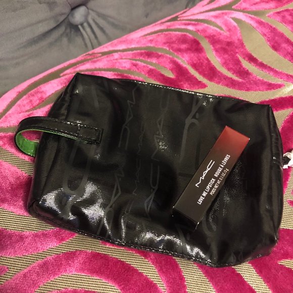MAC - LOVE ME LIPSTICK + Cosmetic Bag - Picture 5 of 12